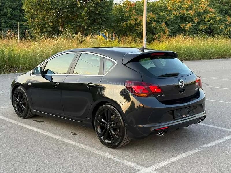 Opel Astra J 2015 photo 4