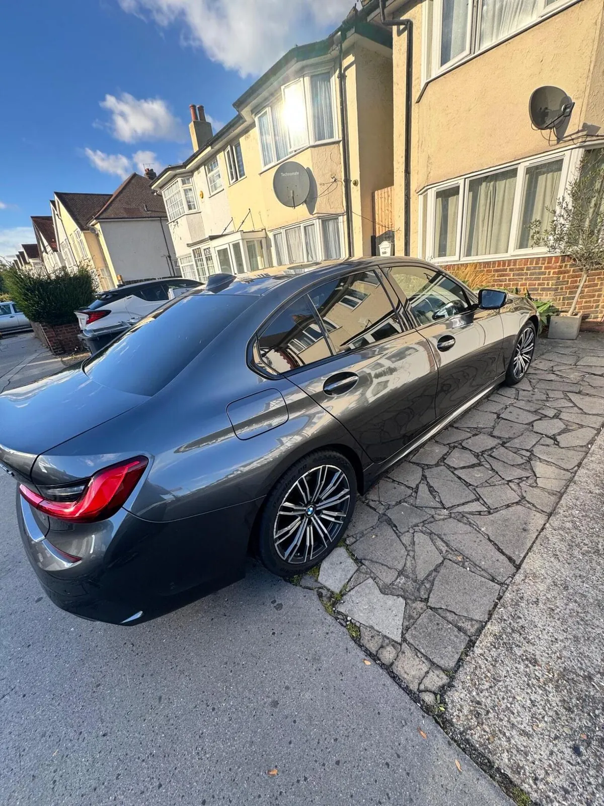 BMW 3 Series 2020 photo 2
