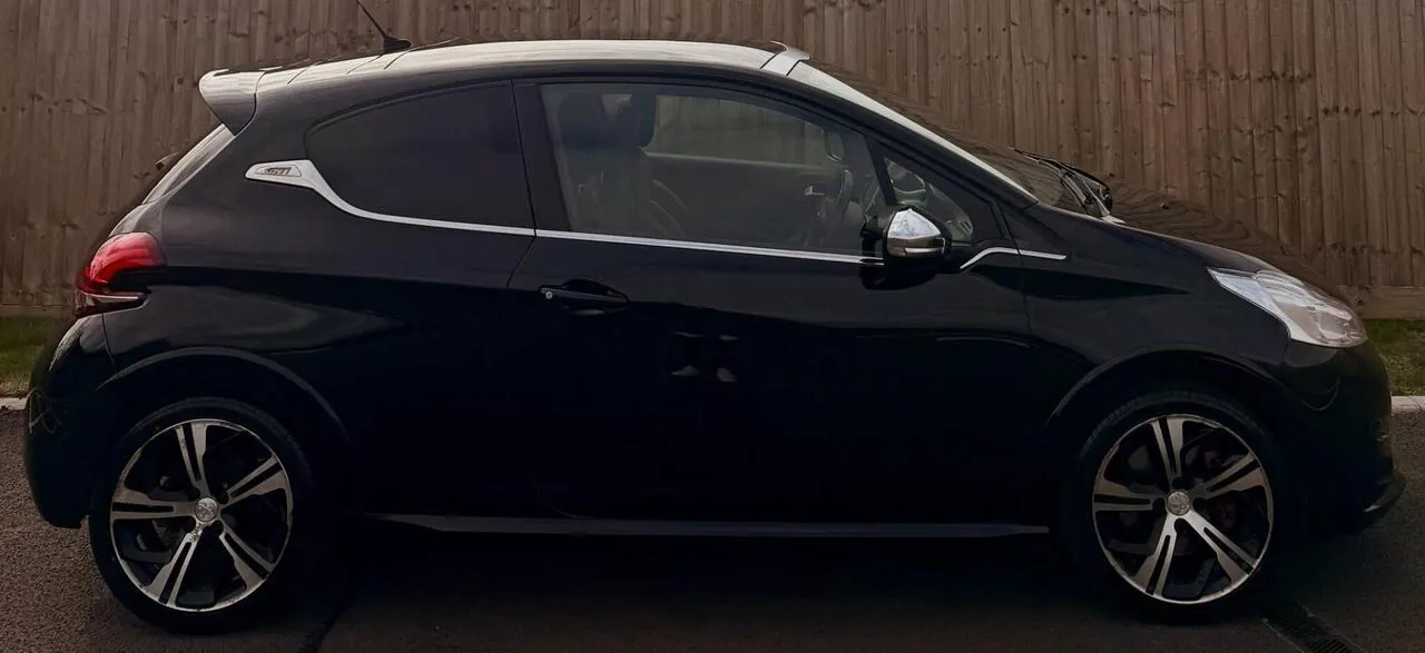 Peugeot 208 2018 photo 5