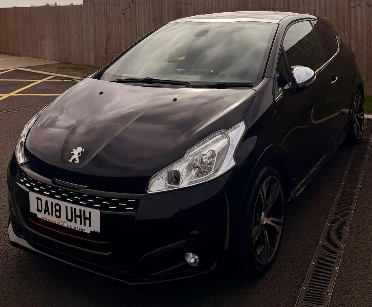 Peugeot 208 2018 photo 3