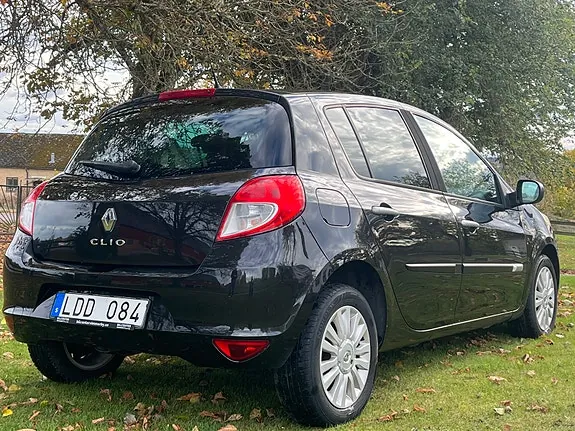 Renault Clio 2011 photo 4