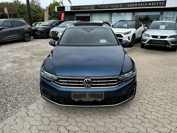 Volkswagen Passat 2022 photo 2