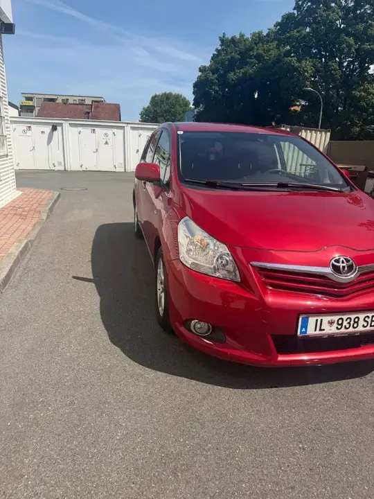 Toyota Verso 2011 photo 3