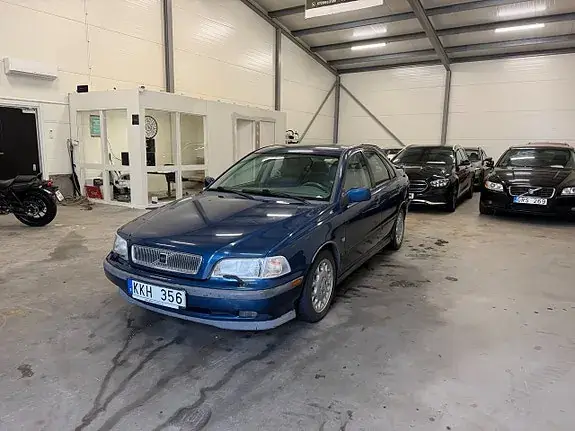 Volvo S40 1998 photo 2