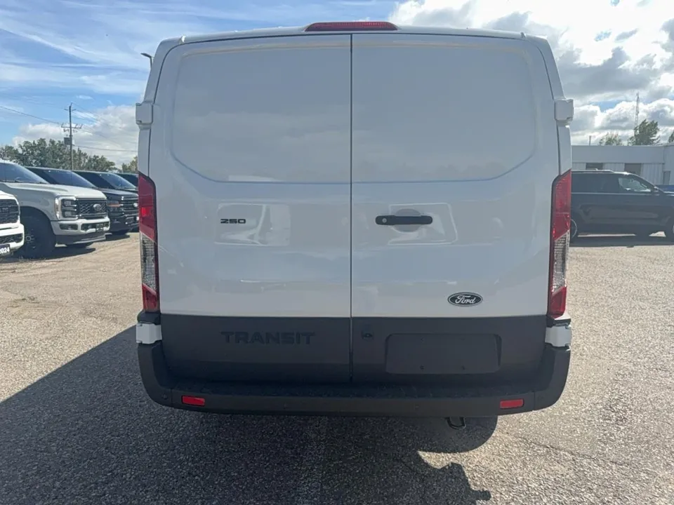 Ford Transit 2027 photo 5
