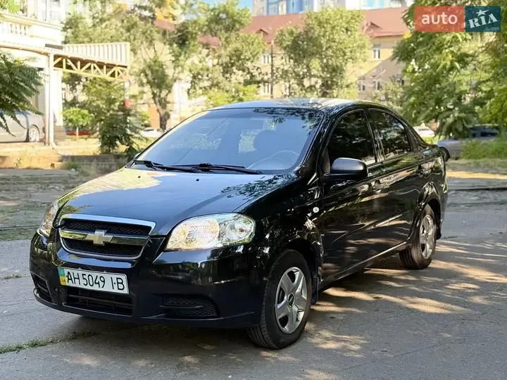 Chevrolet Aveo 2010 photo 2