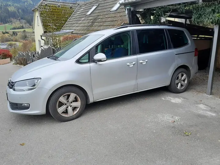 Volkswagen Sharan 2010 photo 2