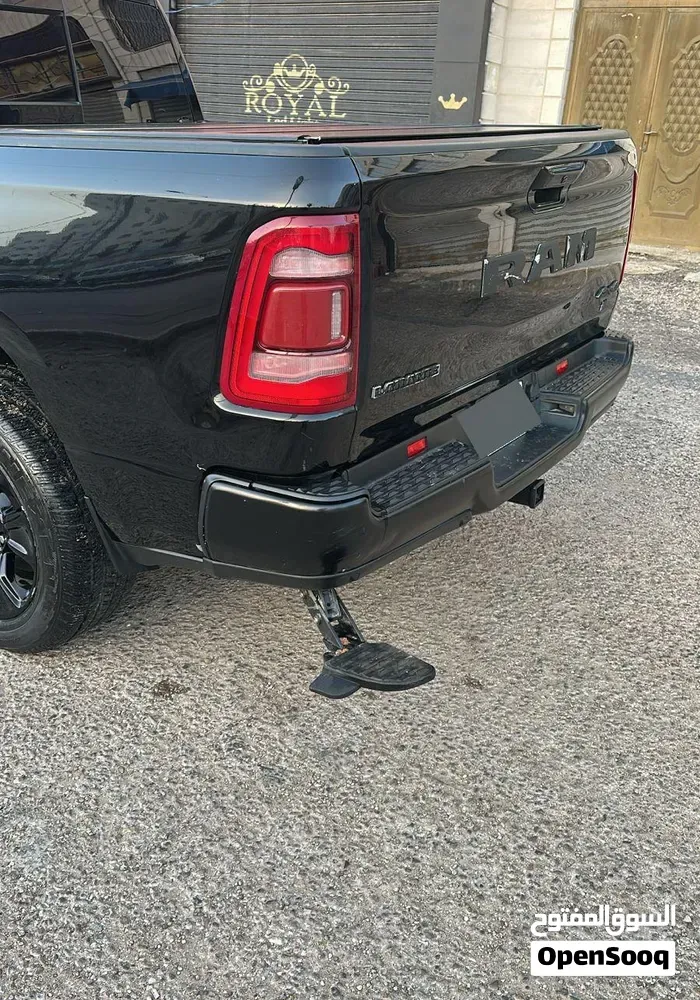 Dodge Ram Laramie 2023 photo 3