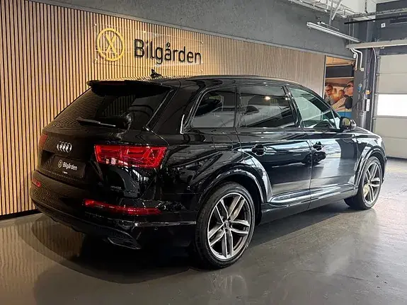 Audi Q7 2016 photo 4