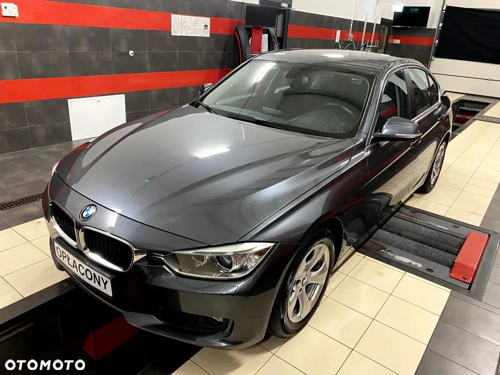 BMW 3 Series 2013 photo 2