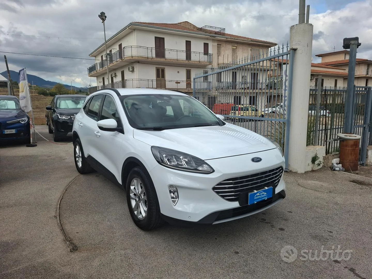 Ford Kuga 2022 photo 2