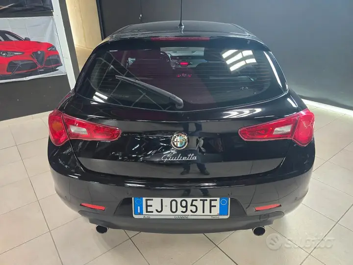 Alfa Romeo Giulietta 2011 photo 5