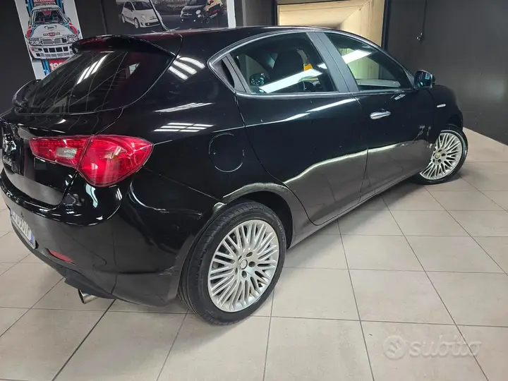 Alfa Romeo Giulietta 2011 photo 3