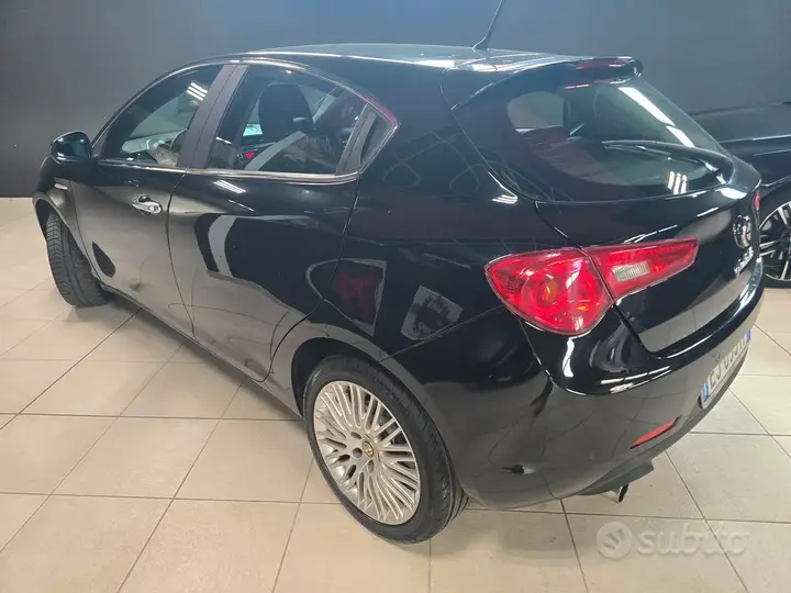 Alfa Romeo Giulietta 2011 photo 4
