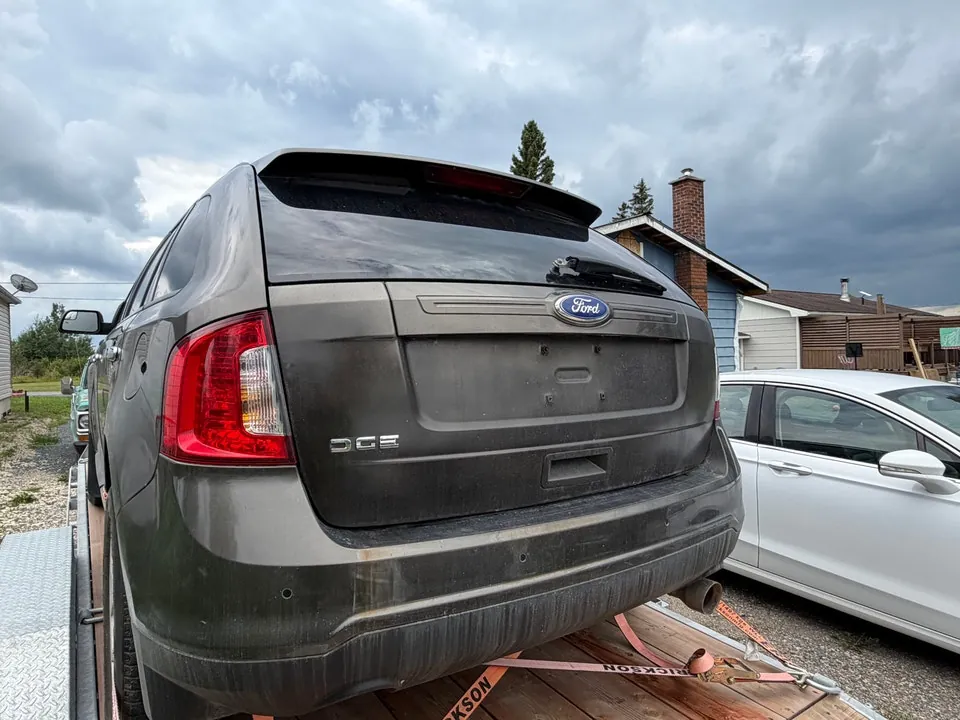 Ford Edge 2011 photo 2