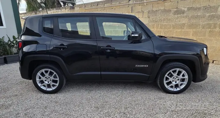 Jeep Renegade 2022 photo 3