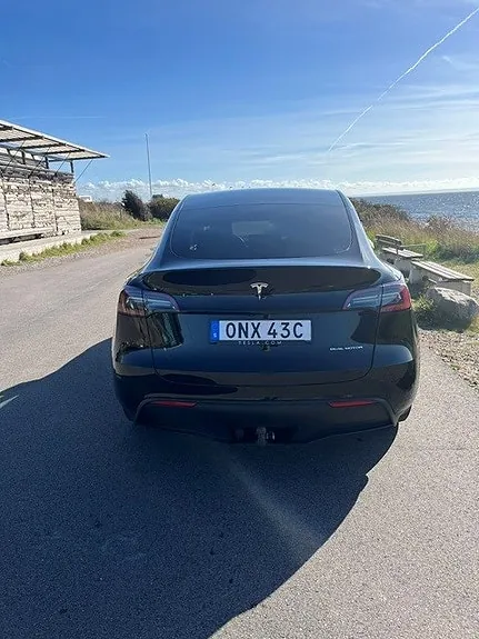 Tesla Model Y 2024 photo 4