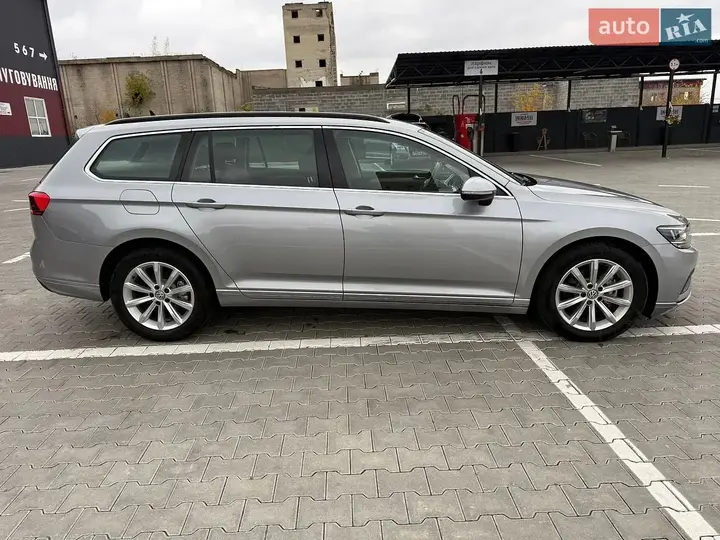 Volkswagen Passat 2021 photo 4