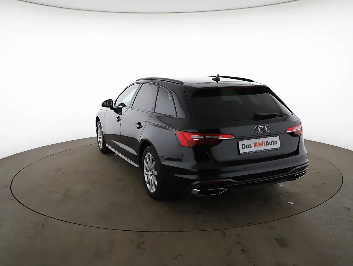 Audi A4 2023 photo 2