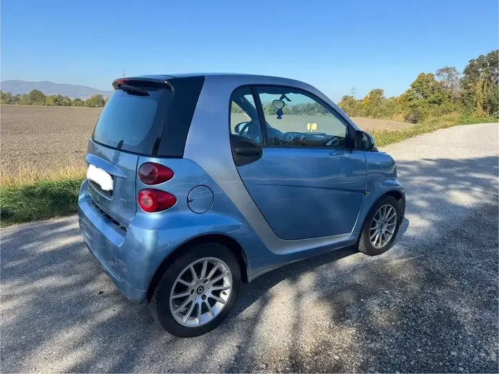 Smart Fortwo 2011 photo 3