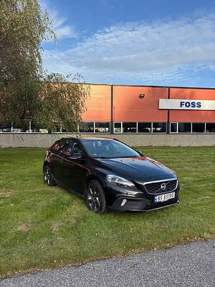 Volvo V40 Cross Country 2014 photo 2