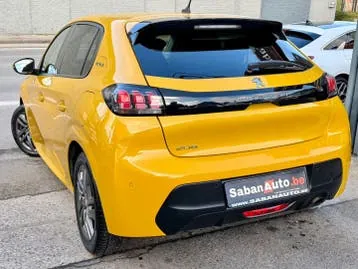 Peugeot 208 2021 photo 2