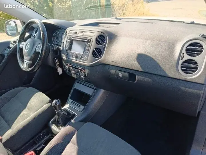 Volkswagen Tiguan 2012 photo 3