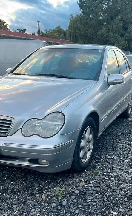 Mercedes-Benz C180