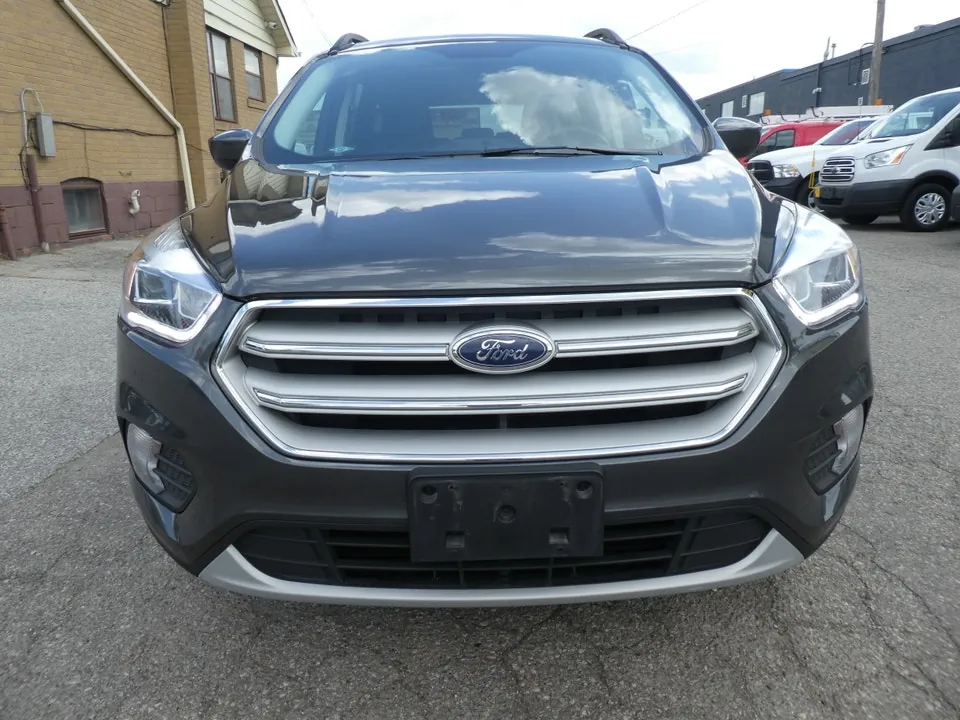 Ford Escape 2018 photo 2