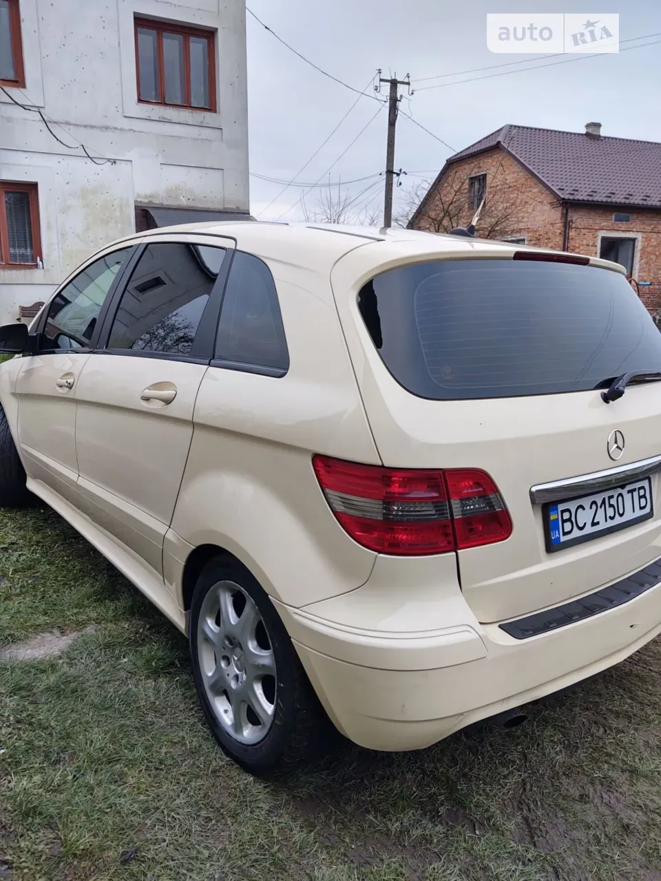 Mercedes-Benz B-Class 2010 photo 3