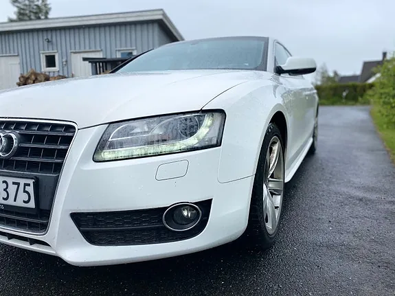 Audi A5 2011 photo 2
