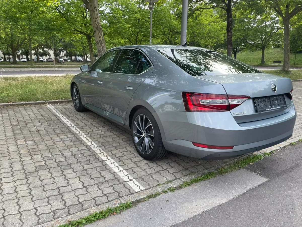 Skoda Superb 2015 photo 3