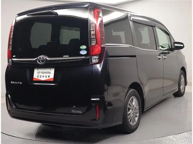 Toyota Esquire 2016 photo 3