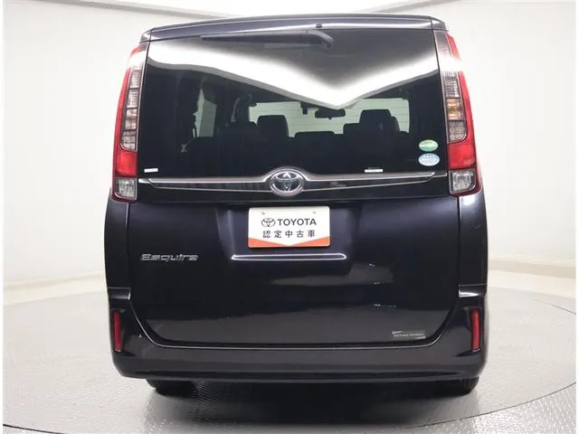Toyota Esquire 2016 photo 4