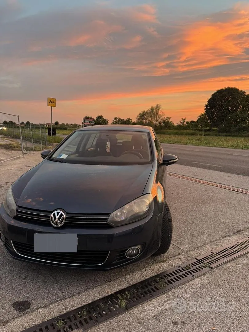 Volkswagen Golf 2010 photo 5