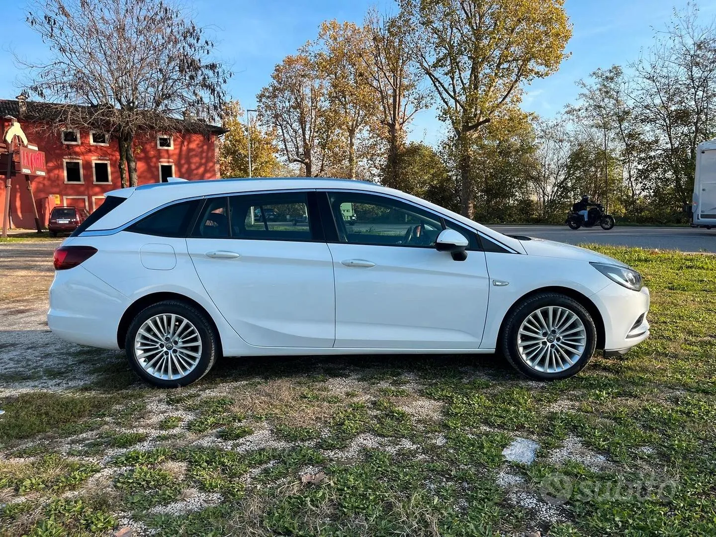 Opel Astra 2017 photo 2