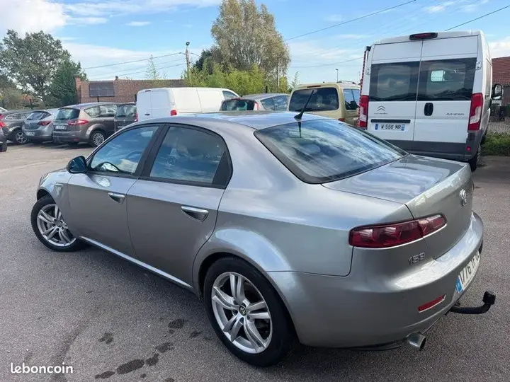 Alfa Romeo 159 2008 photo 4