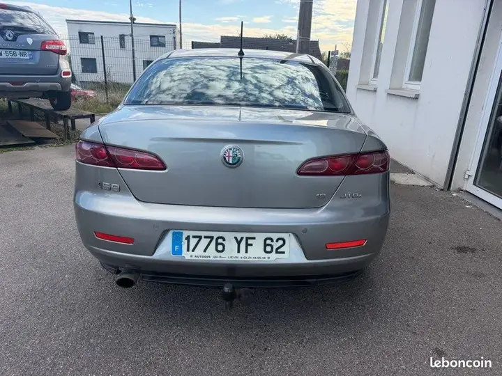 Alfa Romeo 159 2008 photo 5