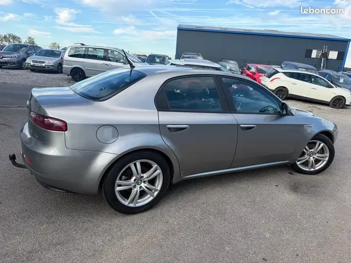 Alfa Romeo 159 2008 photo 3
