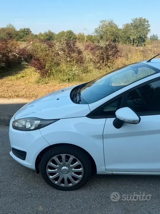 Ford Fiesta 2013 photo 4