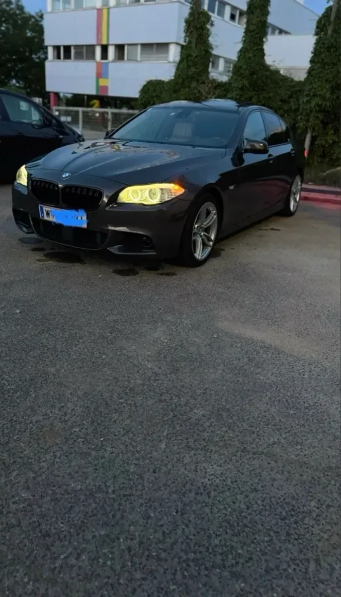 BMW 5 Series 2011 photo 2