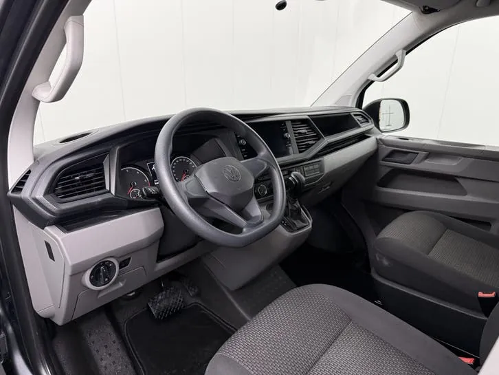 Volkswagen Transporter 2021 photo 3