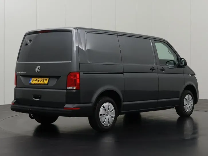 Volkswagen Transporter 2021 photo 2