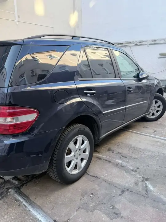 Mercedes-Benz M-Class 2006 photo 2