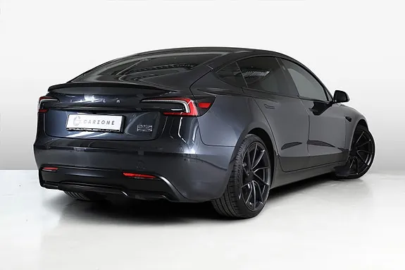 Tesla Model 3 2024 photo 4