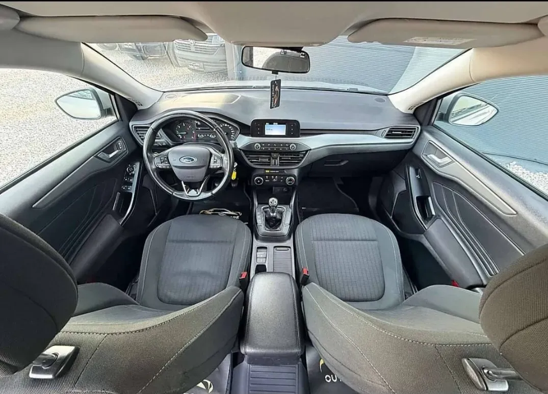 Ford Focus 2019 photo 2