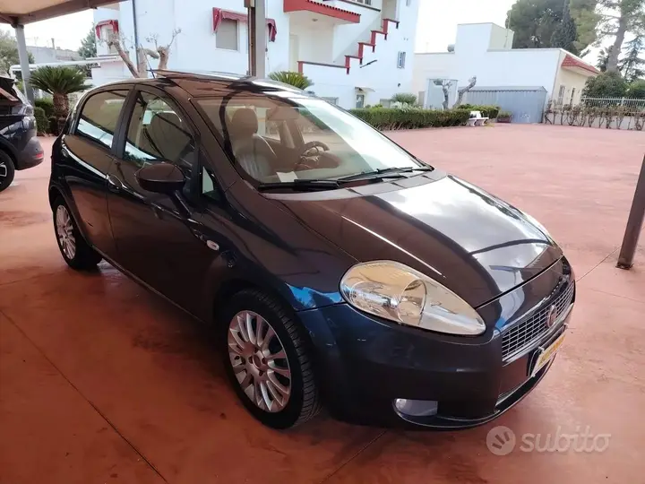 Fiat Grande Punto 2008 photo 3