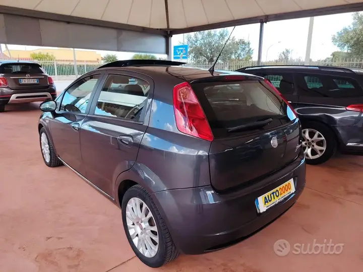 Fiat Grande Punto 2008 photo 2
