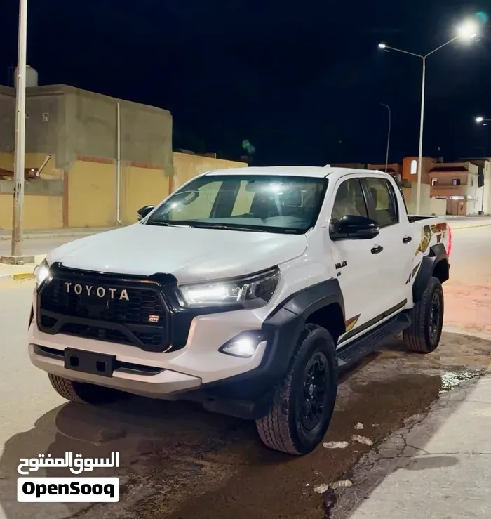 Toyota Hilux 2024 photo 3