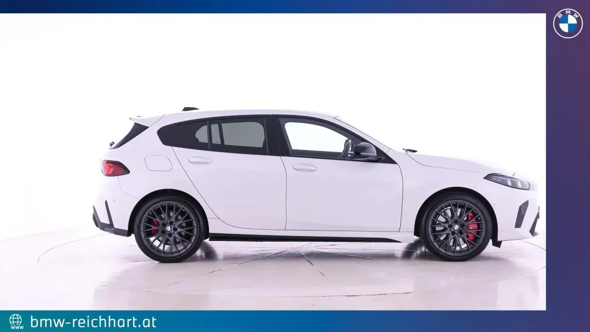 BMW 1 Series 2025 photo 2
